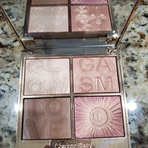Charlotte Tilbury Glowgasm Palette